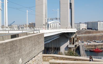 Sur le pont de Recouvrance